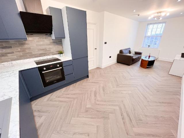 2 bedroom flat for sale