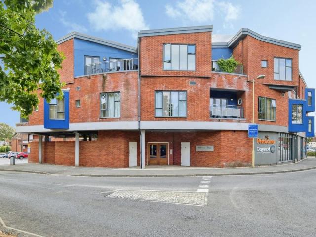 2 bedroom flat for sale