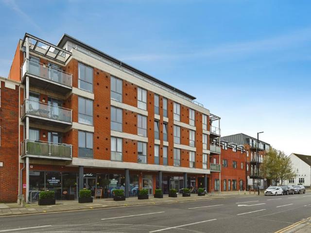 2 bedroom flat for sale