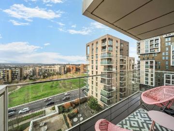 2 bedroom flat for sale