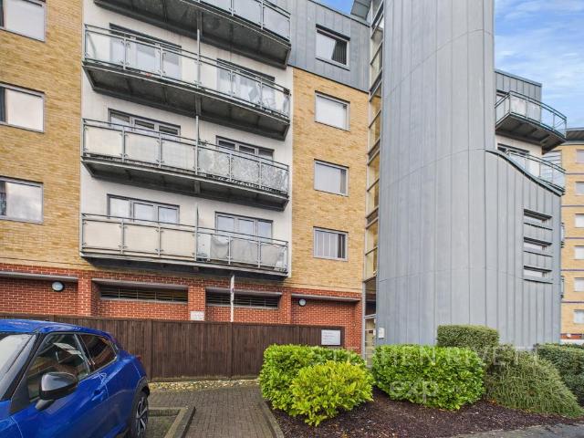 2 bedroom flat for sale