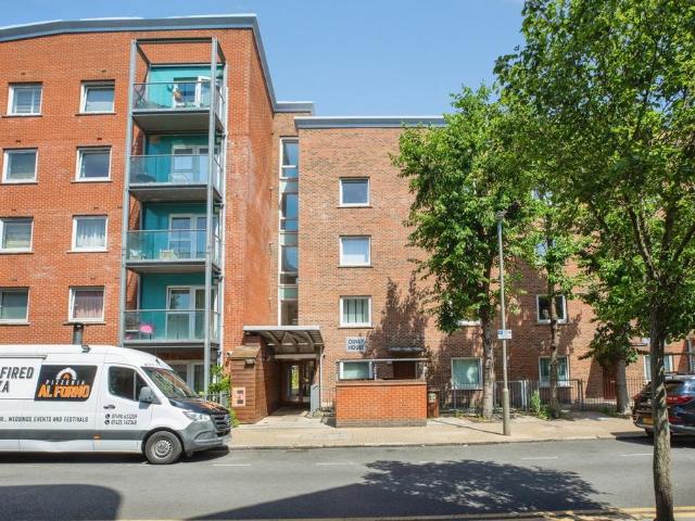 2 bedroom flat for sale