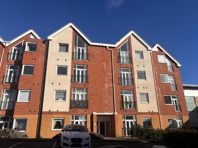 2 bedroom flat for sale