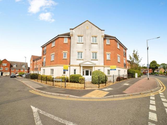 2 bedroom flat for sale