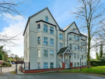 2 bedroom flat for sale