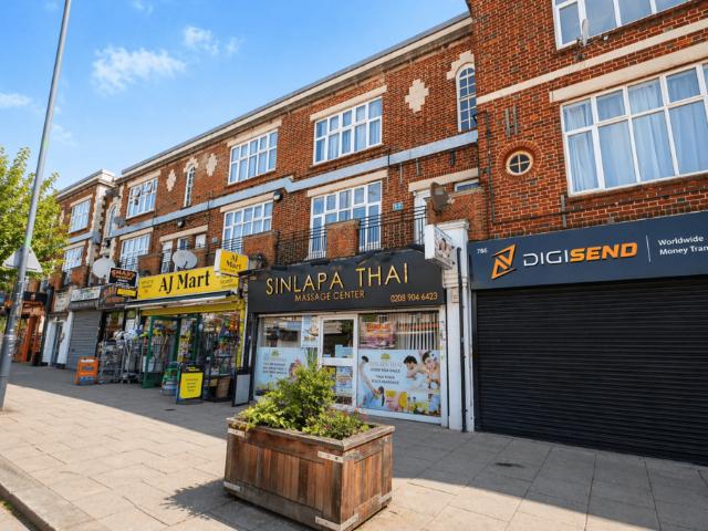 2 bedroom flat for sale