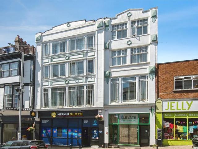 2 bedroom flat for sale
