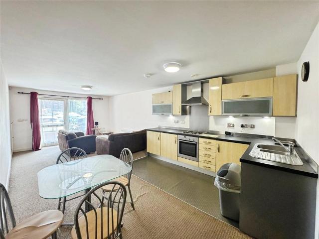 2 bedroom flat for sale
