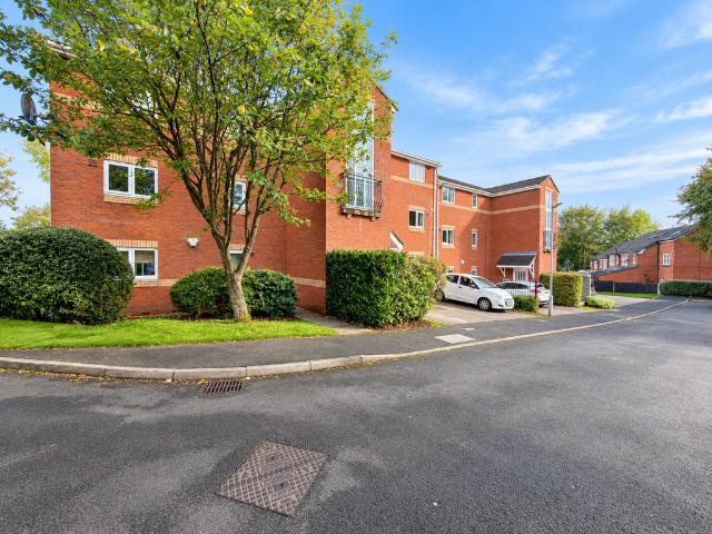 2 bedroom flat for sale