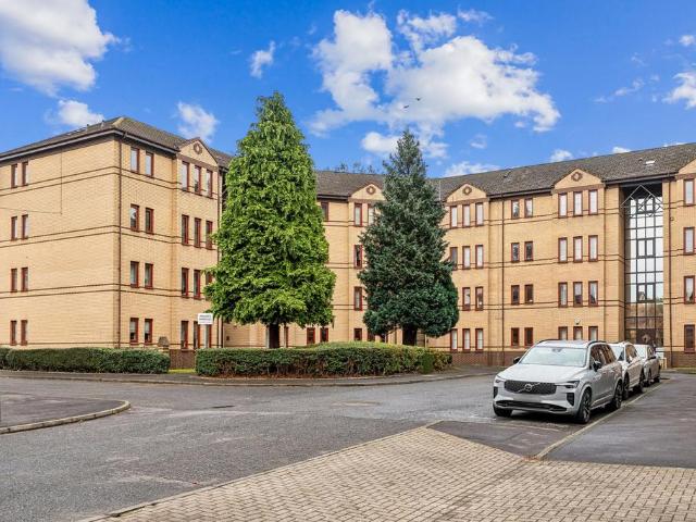 2 bedroom flat for sale