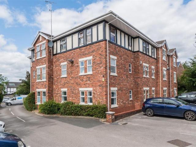 2 bedroom flat for sale