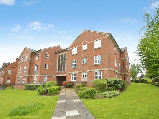 2 bedroom flat for sale