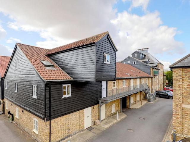 2 bedroom duplex for sale