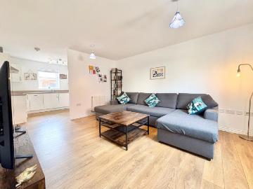 2 bedroom flat for sale