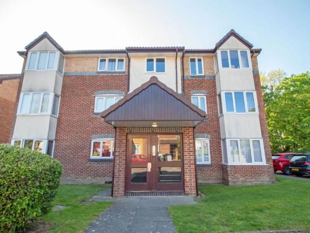 2 bedroom flat for sale
