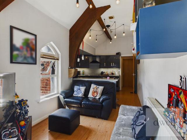 2 bedroom flat for sale