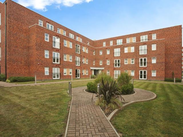 2 bedroom flat for sale