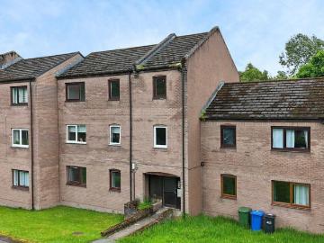 2 bedroom flat for sale