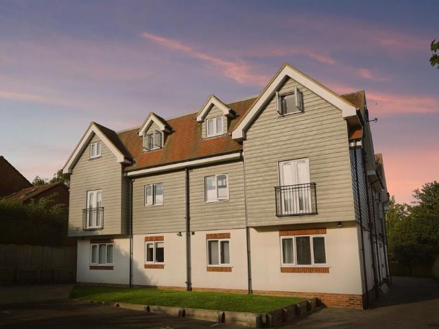 2 bedroom flat for sale