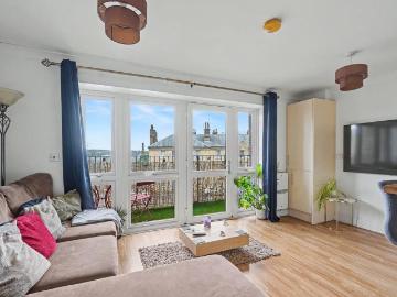 2 bedroom flat for sale