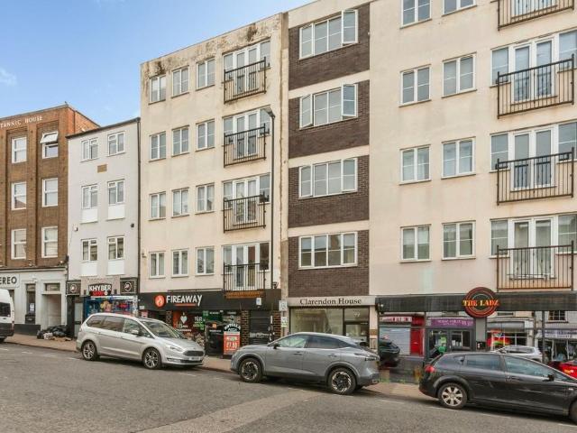 2 bedroom flat for sale