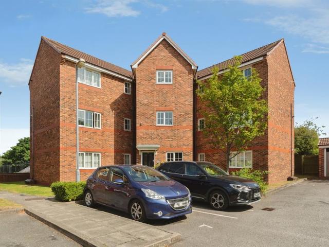 2 bedroom flat for sale