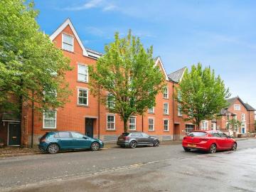 2 bedroom flat for sale