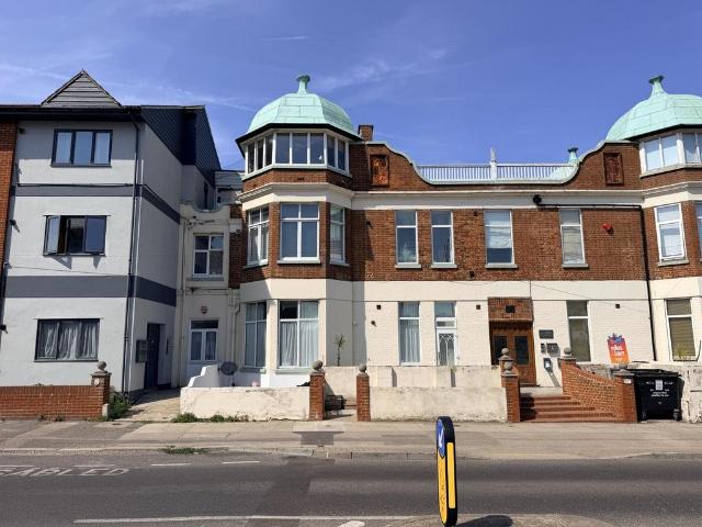 2 bedroom flat for sale