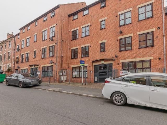 2 bedroom flat for sale