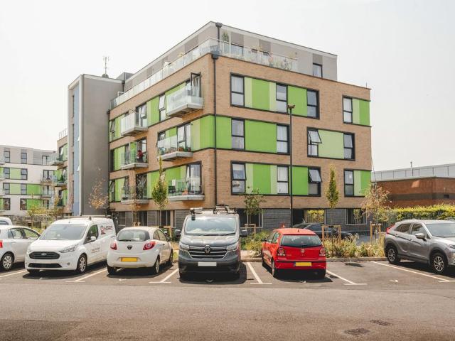 2 bedroom flat for sale