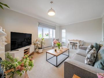 2 bedroom flat for sale