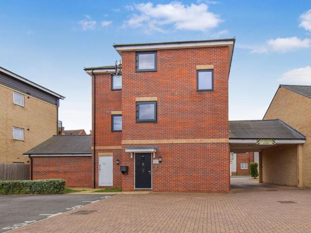 2 bedroom flat for sale