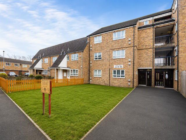 2 bedroom flat for sale