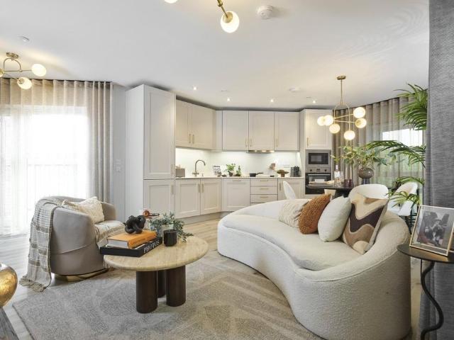 2 bedroom flat for sale