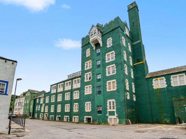 2 bedroom flat for sale
