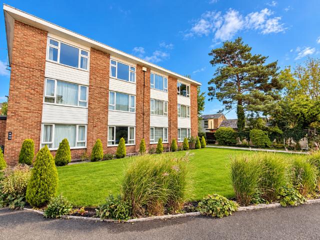 2 bedroom flat for sale