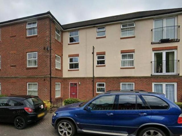 2 bedroom flat for sale