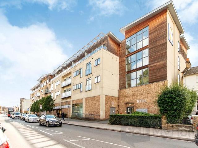 2 bedroom flat for sale