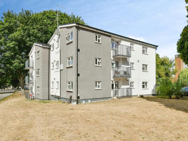 2 bedroom flat for sale