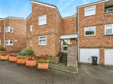 2 bedroom flat for sale