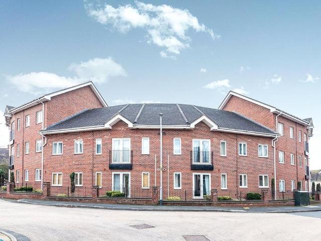2 bedroom flat for sale