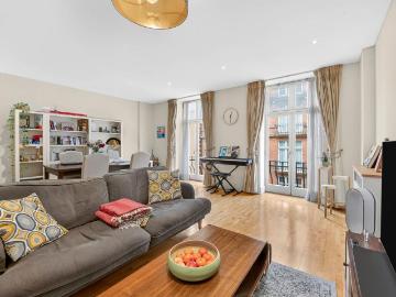 2 bedroom flat for sale