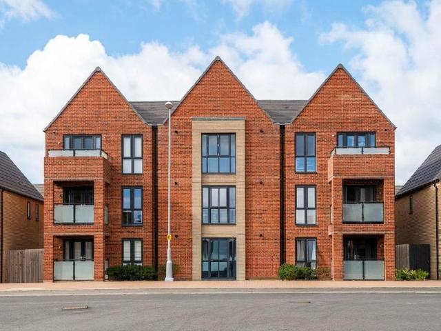 2 bedroom flat for sale
