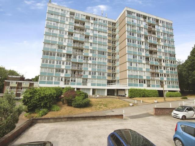 2 bedroom flat for sale
