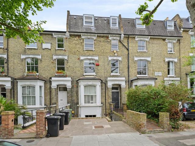 2 bedroom flat for sale