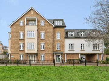 2 bedroom flat for sale
