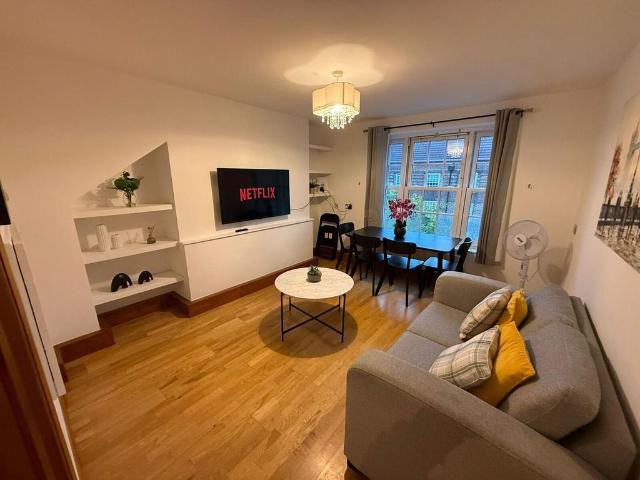 2 bedroom flat for sale
