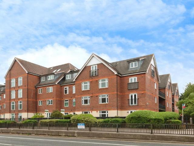2 bedroom flat for sale