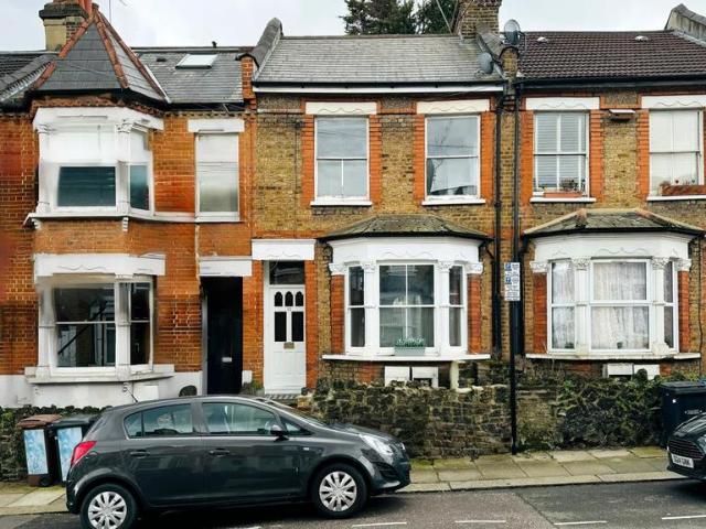 2 bedroom flat for sale