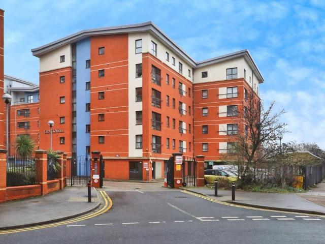 2 bedroom flat for sale